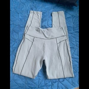 ALO high waist endurance legging. Size M.